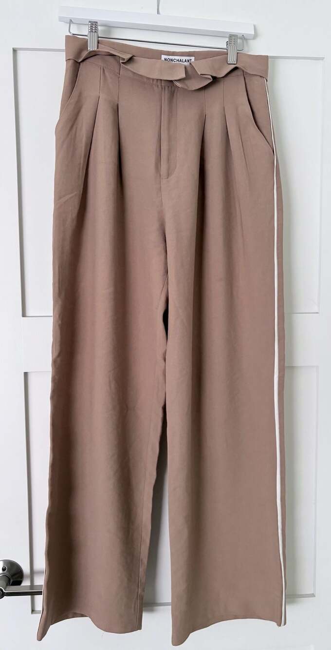 Nonchalant Tan Wide-Leg Tailored Trousers with White Side Stripe Size Small